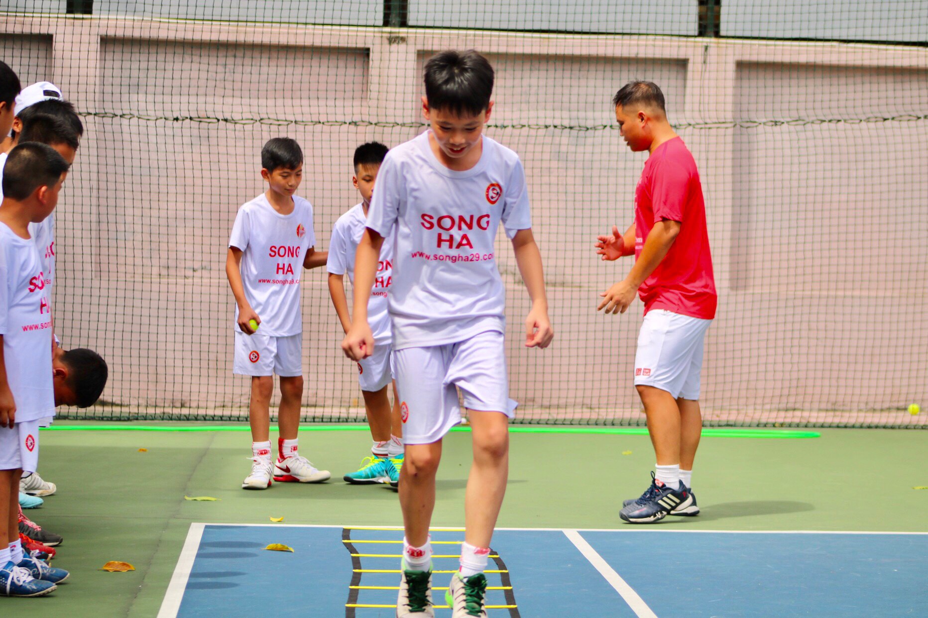 Học tennis giúp trẻ tăng chỉ số IQ và phát triển chiều cao