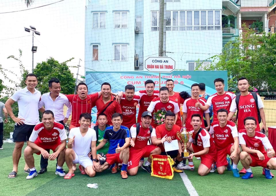 Ban HLV Song Ha Academy tham gia huấn luyện đội bóng công an Quận Hai Bà Trưng đoạt vô địch giải bóng đá mini cụm thi đua số 6 năm 2019.